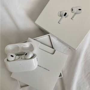 Apple AirPods Pro with Charging Case